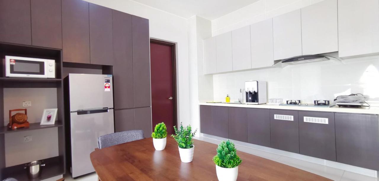 Superb Seaview Royal Strand Danga Bay Country Garden Apartamento Johor Bahru Exterior foto
